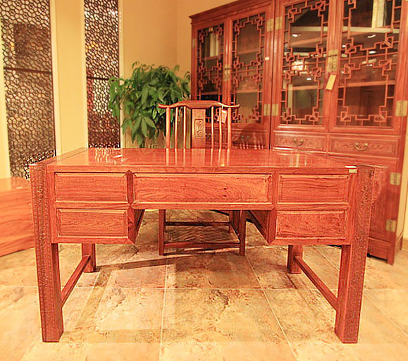 缅甸香花梨149X69X81云纹办公台（2件）