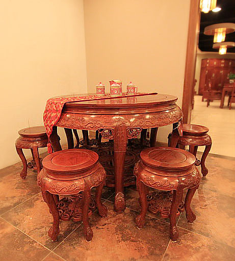 缅甸香花梨120X78板面仿古圆台（草龙）（7件）